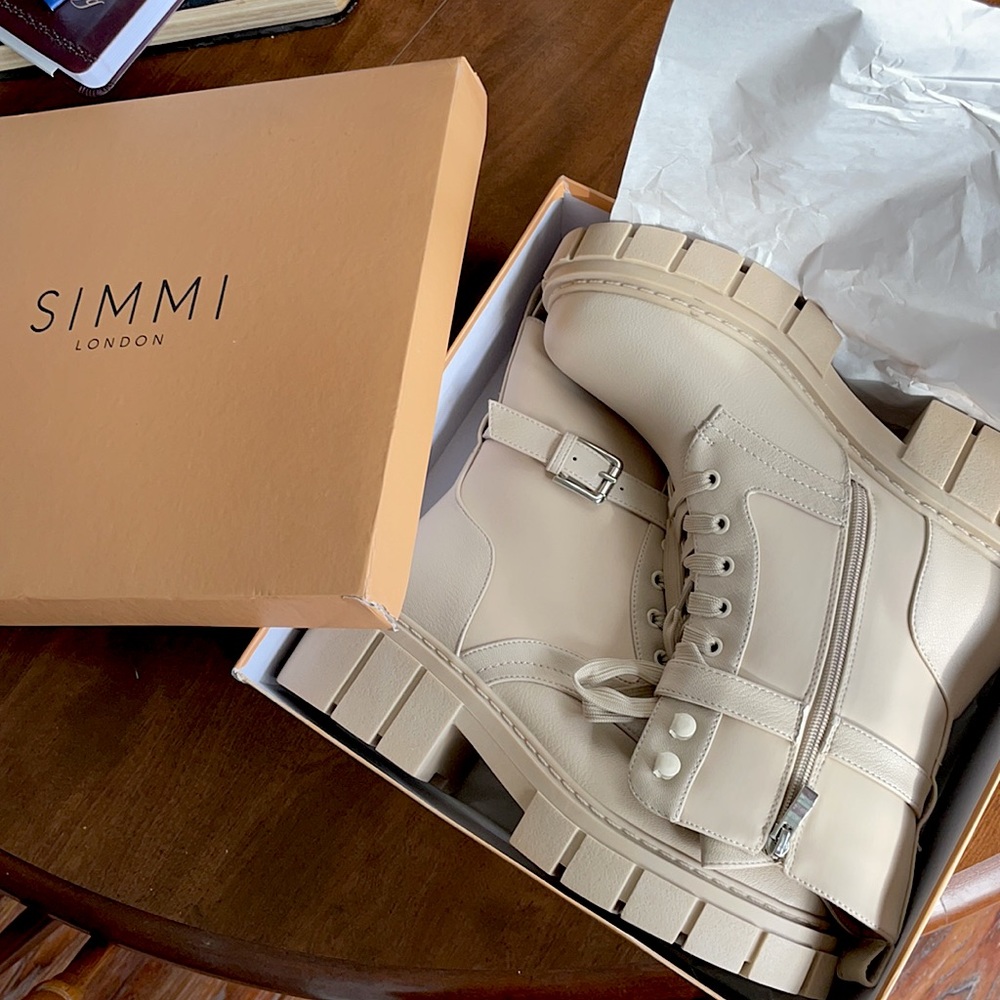 Simmi london chunky lace up boots with buckle